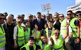 Başkan Tugay Dünya Romanlar Günü’nde konuştu: “Mücadelenizde yalnız değilsiniz”
