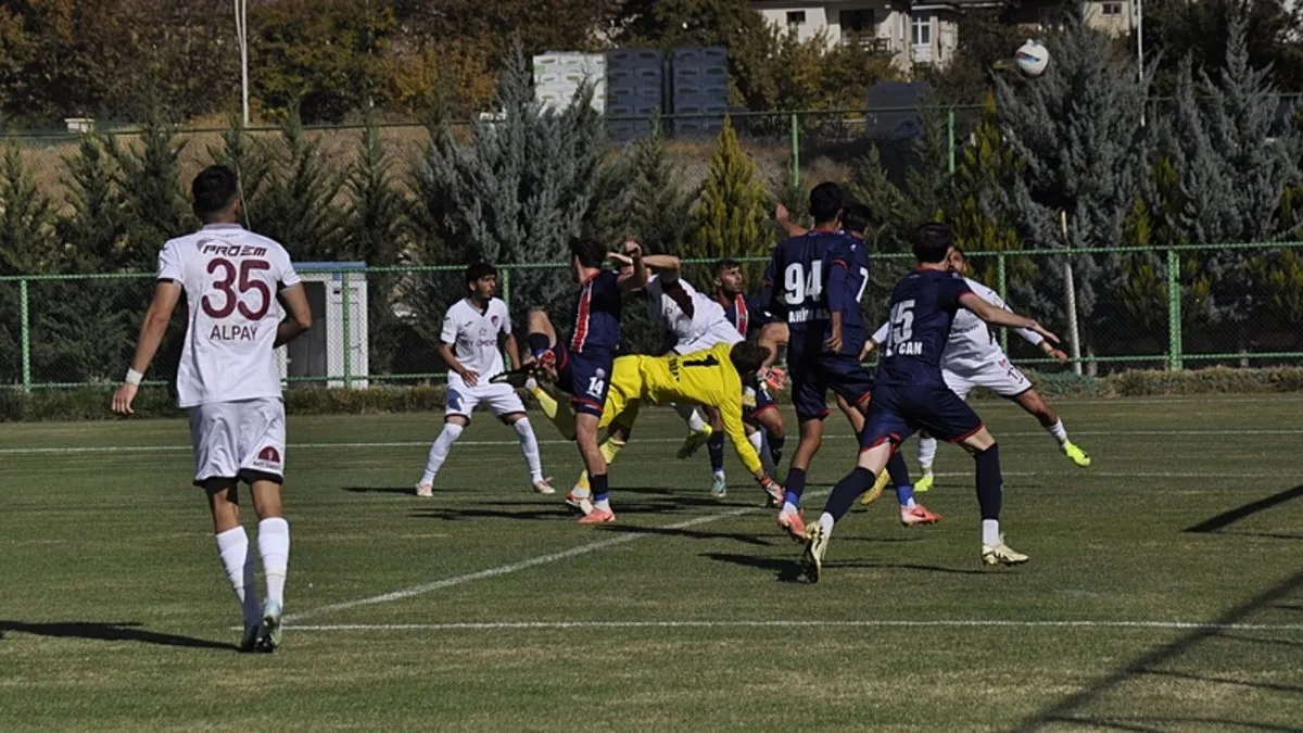 Ziraat Türkiye Kupası’nda Elazığspor, Mustafakemalpaşaspor’u rahat geçti